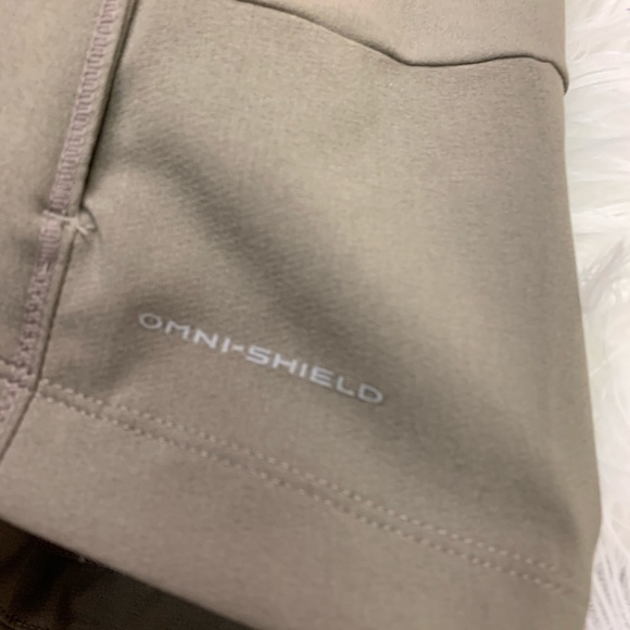 ‼️SOLD‼️{Columbia} Titanium Women's Omni-Shield - Picture 5 of 9